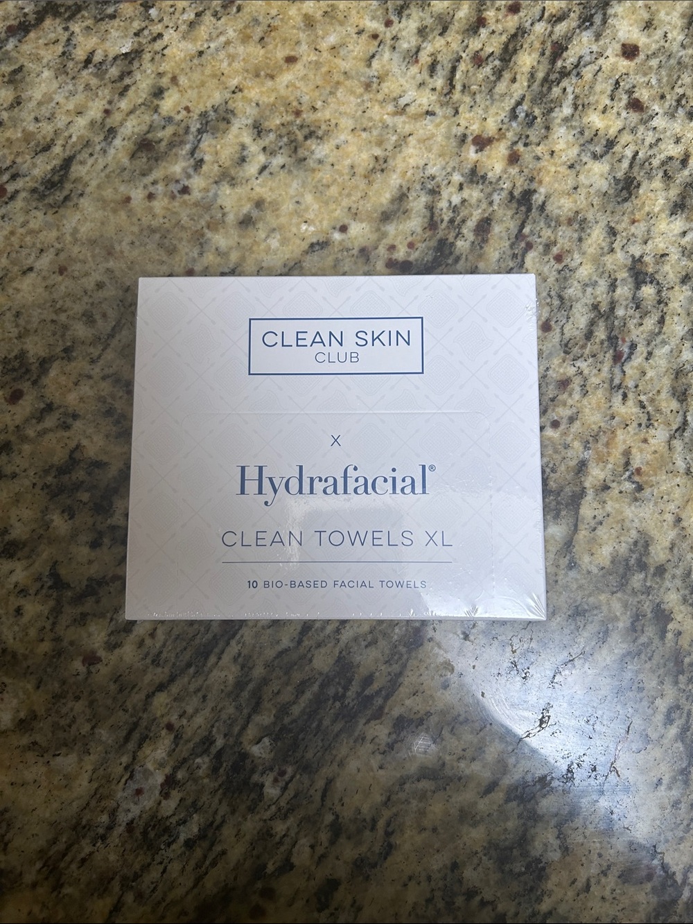 Clean Skin Club x Hydrafacial Clean Towels XL – White